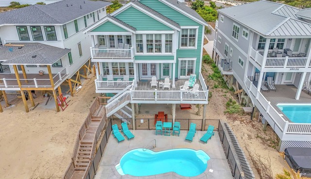 Emerald Breeze: Stunning Ocean and Waterway Views