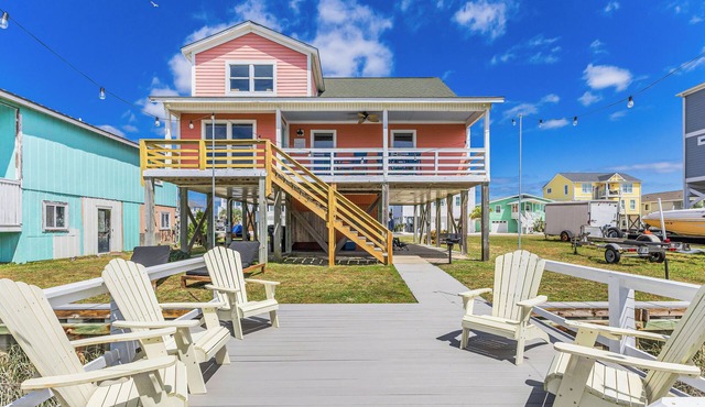 Fall Specials! Canalside Retreat, Just a 2 min walk to Beach+Beach Essentials