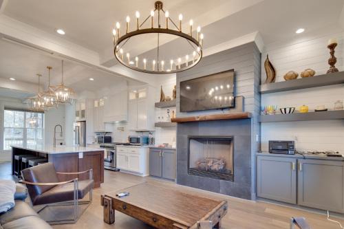 Fire Pit + Mountain Views! Waynesville Escape