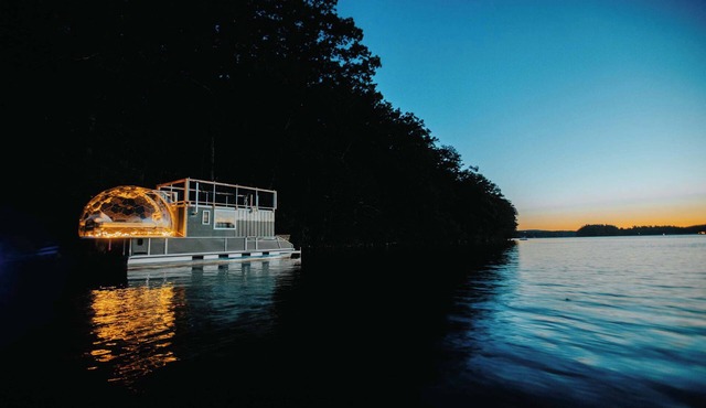 Floating Island Dome - Pet-Friendly Lake Retreat