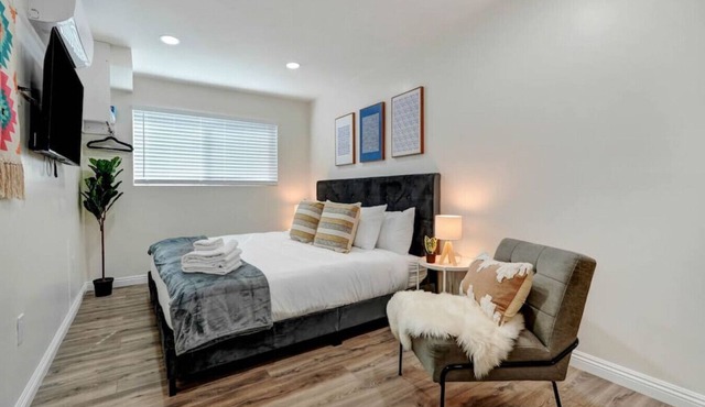 Freshly Updated Studio in Alhambra + EV Charger