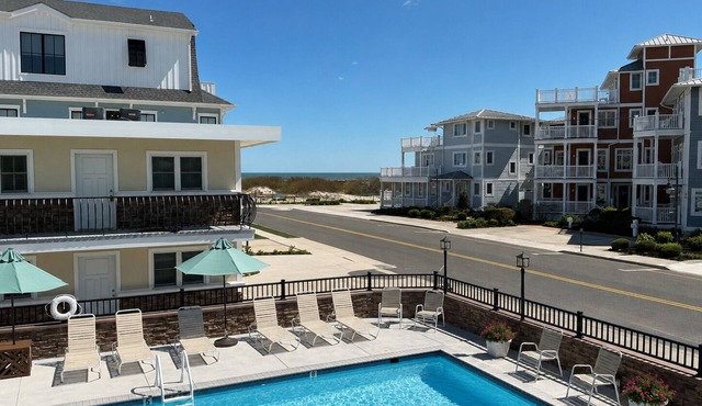 Freshly Updated Beachside Condo, Steps to Sand, Linens Included, Sleeps 4!