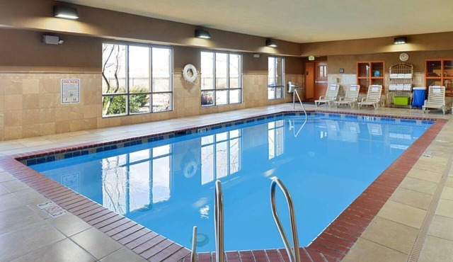 Get Ready for Blissful Getaway! 2 Relaxing Units, Indoor Pool, Pets Allowed!