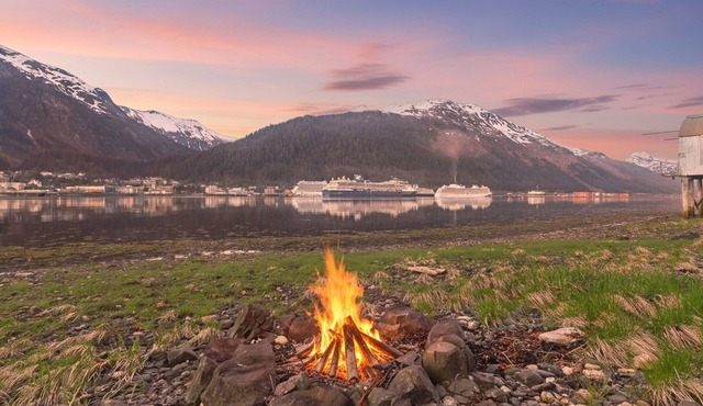 Group Getaway: Oceanfront w/Private Rocky Beach