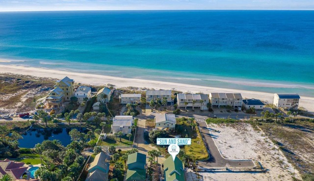 Gulf Views! Private Pool! 3 King Suites! 100 Yards to Beach! Pet Friendly! WiFi! Sleeps 12!