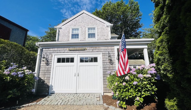HALFSHELL- Charming 1 bedroom Cottage in town in Nantucket