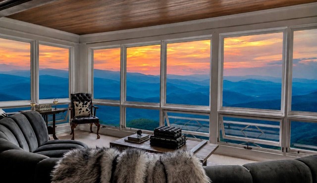 Highlands Lodge @Fire Mountain Estate. 20 Magical acres above the clouds!