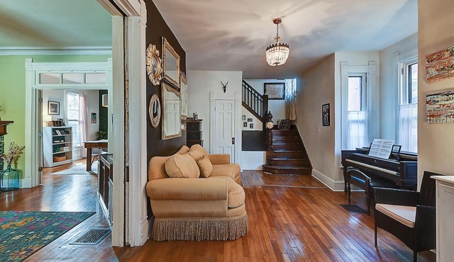 Historic Talbott Street Home-Hot Tub and Fire Pit!