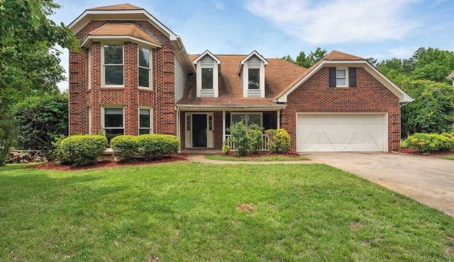 King Bed - Large Yard - Near UNCC - Concord Mills