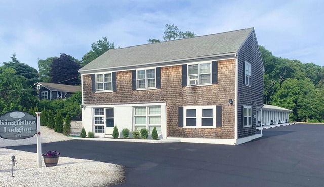 Kingfisher Lodging in Dennis
