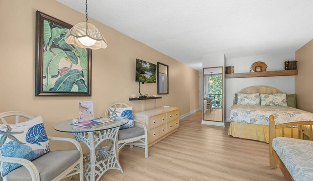 Kona Islander Inn#228: Downtown Kona, Walk to everything, Affordable Studio