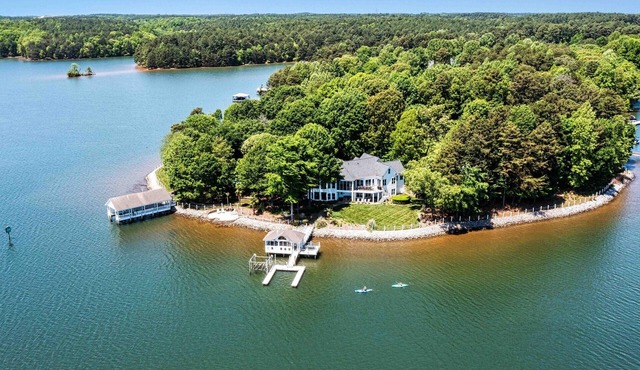 Lake Norman's finest luxury vacation rental. See-> https:/carolinahideaway.com