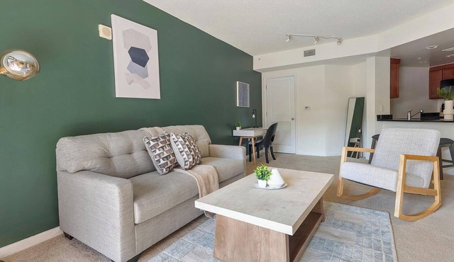Landing | Modern 1BD, Courtyard, Gym