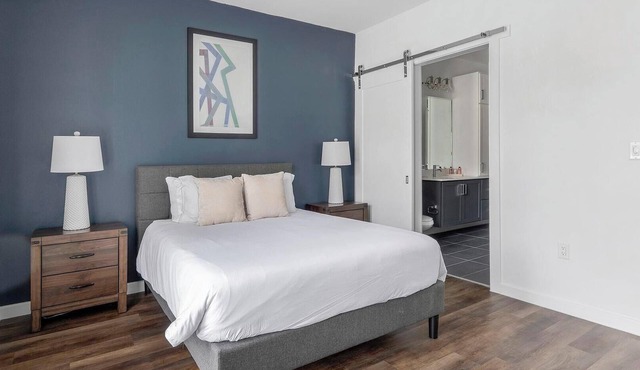Landing | Stunning 1BD, Pool, Clubhouse