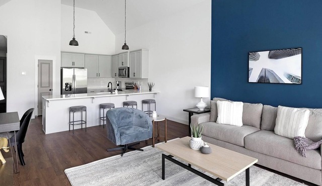 Landing | Stunning 2BD, Clubhouse, Gym