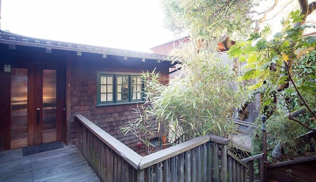 Large Deck View Condo, Above Uc's Memorial Stadium In Berkeley