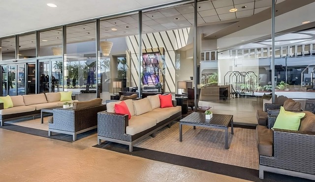 Look No Further! 4 Posh Units, Near Flight Path Learning Center & Museum