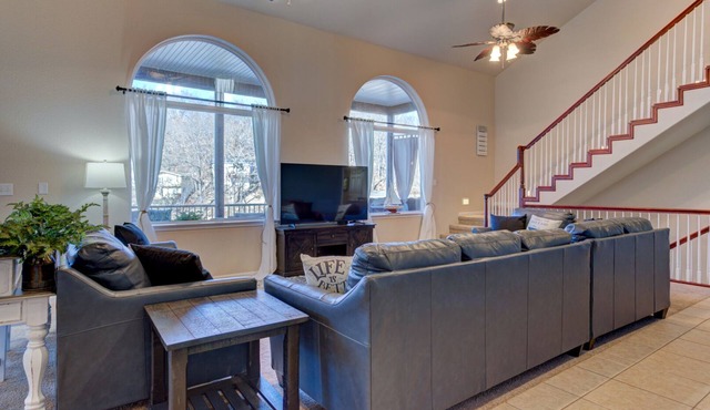 Luxurious Lakefront Home with Dock & Boat slips, On a Deep water, No wake cove.