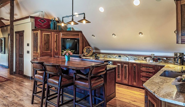 Luxury Barn on Historic Ranch