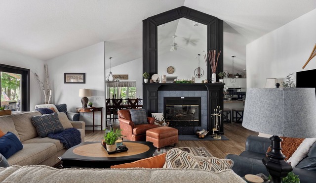 Luxury Golf Villa: Hot Tub, Sauna & Resort Access & Game Room
