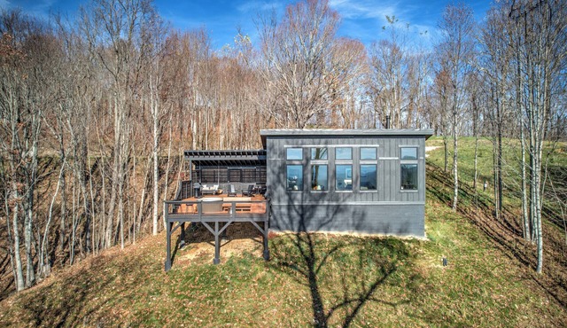 Luxury Mountain Top Cabin with Hot Tub and Views - Cypress