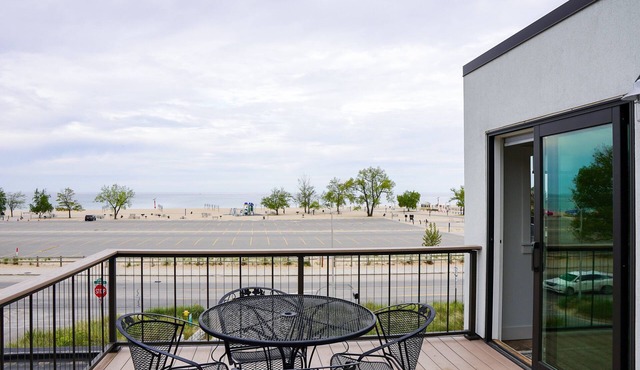 Modern Apartment directly across from Lake Michigan
