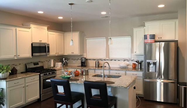 Modern Executive Townhome Near Duke & RTP