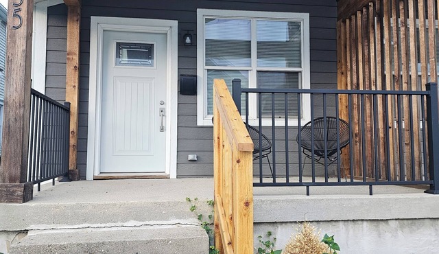 Modern Indianapolis Retreat 3BR/2.5BA Minutes to Hospitals & Downtown