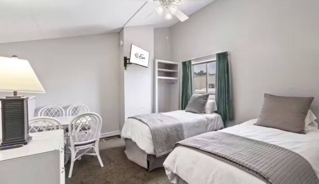 Modern Island Escape | Perfect for Family Getaway Near Coligny Beach & Shops