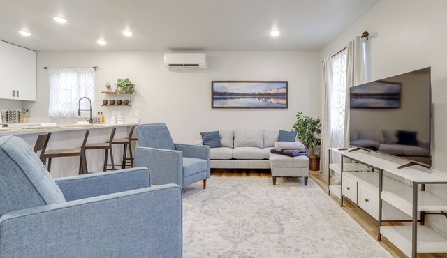 Modern & Pet-Friendly! Northern Colorado Retreat