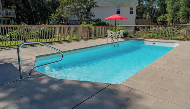 Modern Tiny House w/Heated Pool in Kitty Hawk