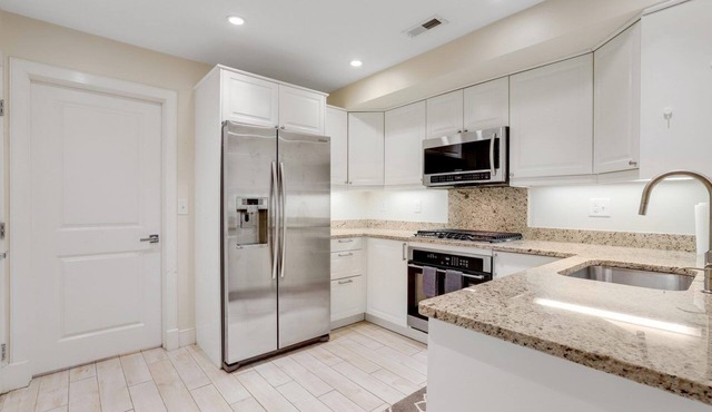 Modest Apartment #1457
