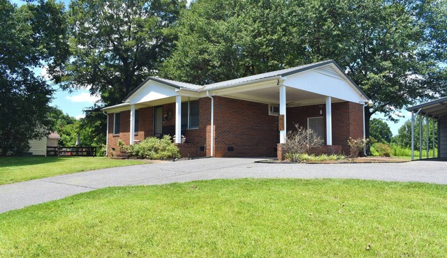 Mount Holly Studio Suite - 10 min from Whitewater