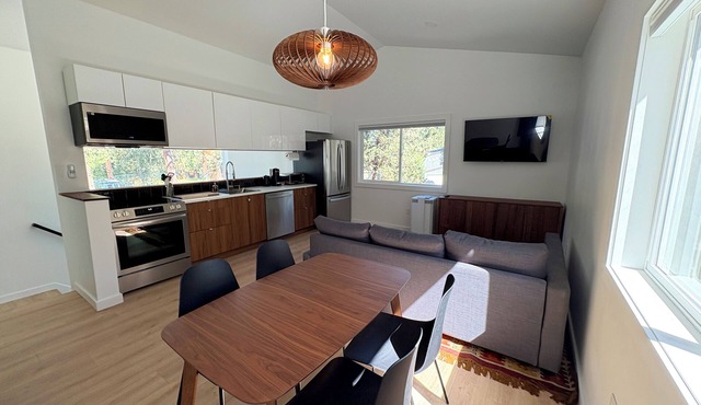 Mountain Modern - Your Basecamp for Adventure!