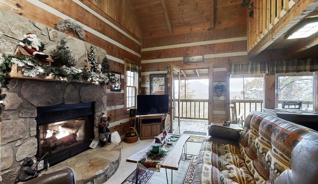 Mountain View Cabin in the Woods with Deck, Hot Tub, & Free Attraction Tickets