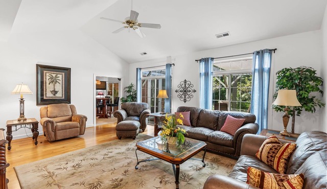 Myrtle Beach Classic: Spacious 4-Bed Home near Course & Shore
