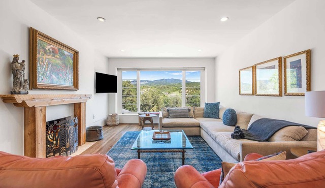 Near Santa Fe Plaza, Luxury Outdoor Space, Hot Tub