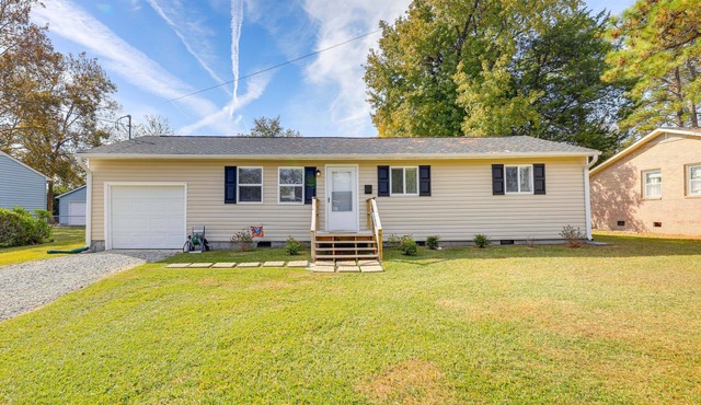 New Bern Abode w/Yard ~ 2 Mi to Neuse River