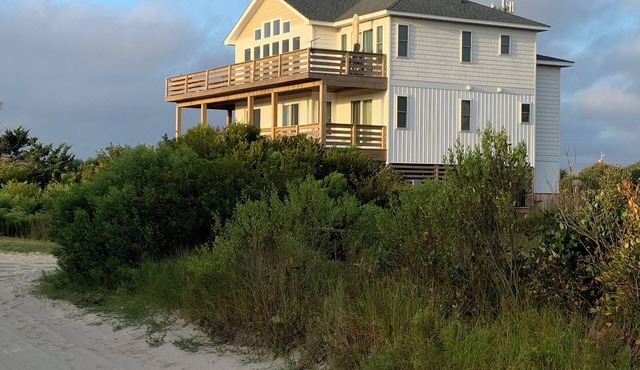 New Home With Private Pool-Hot tub in the Heart of the OBX 4x4