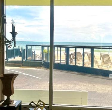 Ocean Breeze - Ocean Front at Symphony Beach Club! in Ormond Beach
