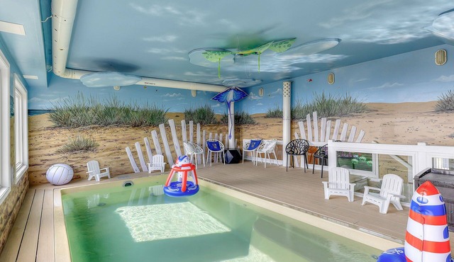 Oceanfront/11 bds/33 PPL/Indoor Pool