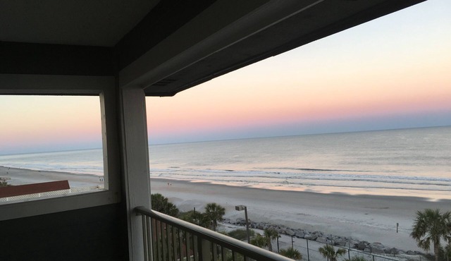 PANORAMIC TOP FLOOR OCEANFRONT ESCAPE WITH SPECTACULAR BEACH VIEWS-BOOK NOW!