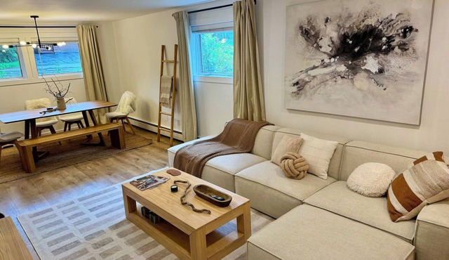 Peaceful 7BR Gathering House in Anchorage - Sauna - Perfect for group getaways