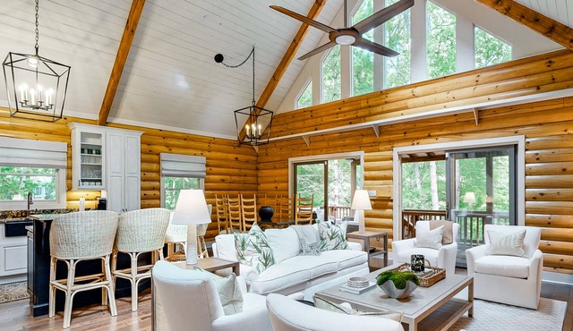 Peaceful Cove LakeHouse: Direct Lake Glenville Access | 5 Beds, 3 Decks, Firepit
