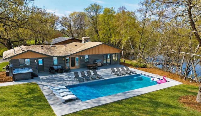Peninsula Lake Villa-Pool, HotTub, Sauna, 15 toMOA