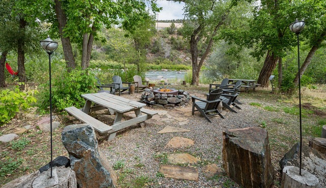 Pet Friendly Rustic Cabin on the Animas River - 6 Min. to Downtown Durango