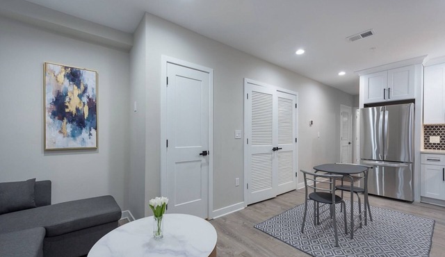 Prime Location 1-Bedroom near Metro