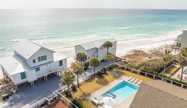 Private Beach Access, Private Pool/Hot Tub, Beach Service, and Pet Friendly!