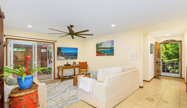 Puako Pau Hana, A Restful, Private Retreat located steps from the water!