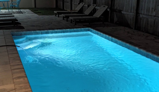 Pvt Pool 3 Blocks to Beach 4BR Home Sleeps 8 6 str Golf Carts Avail